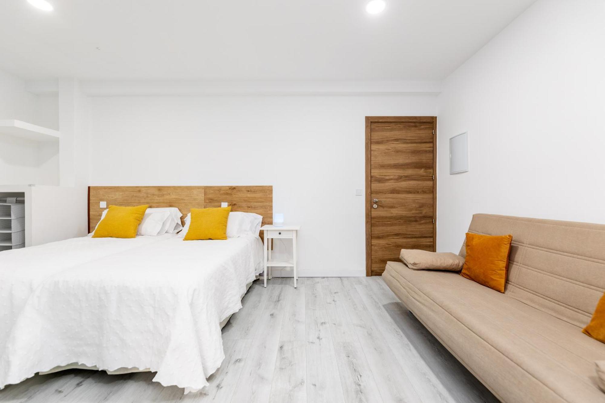 Los Apartamentos Jacinto Benavente Centro Мадрид Екстер'єр фото