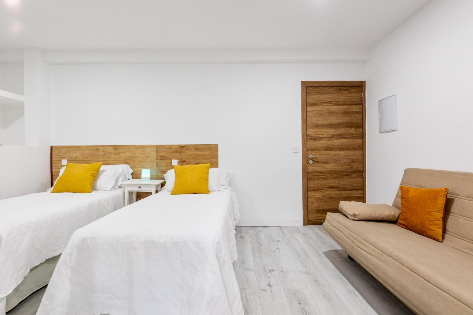 Los Apartamentos Jacinto Benavente Centro Мадрид Екстер'єр фото