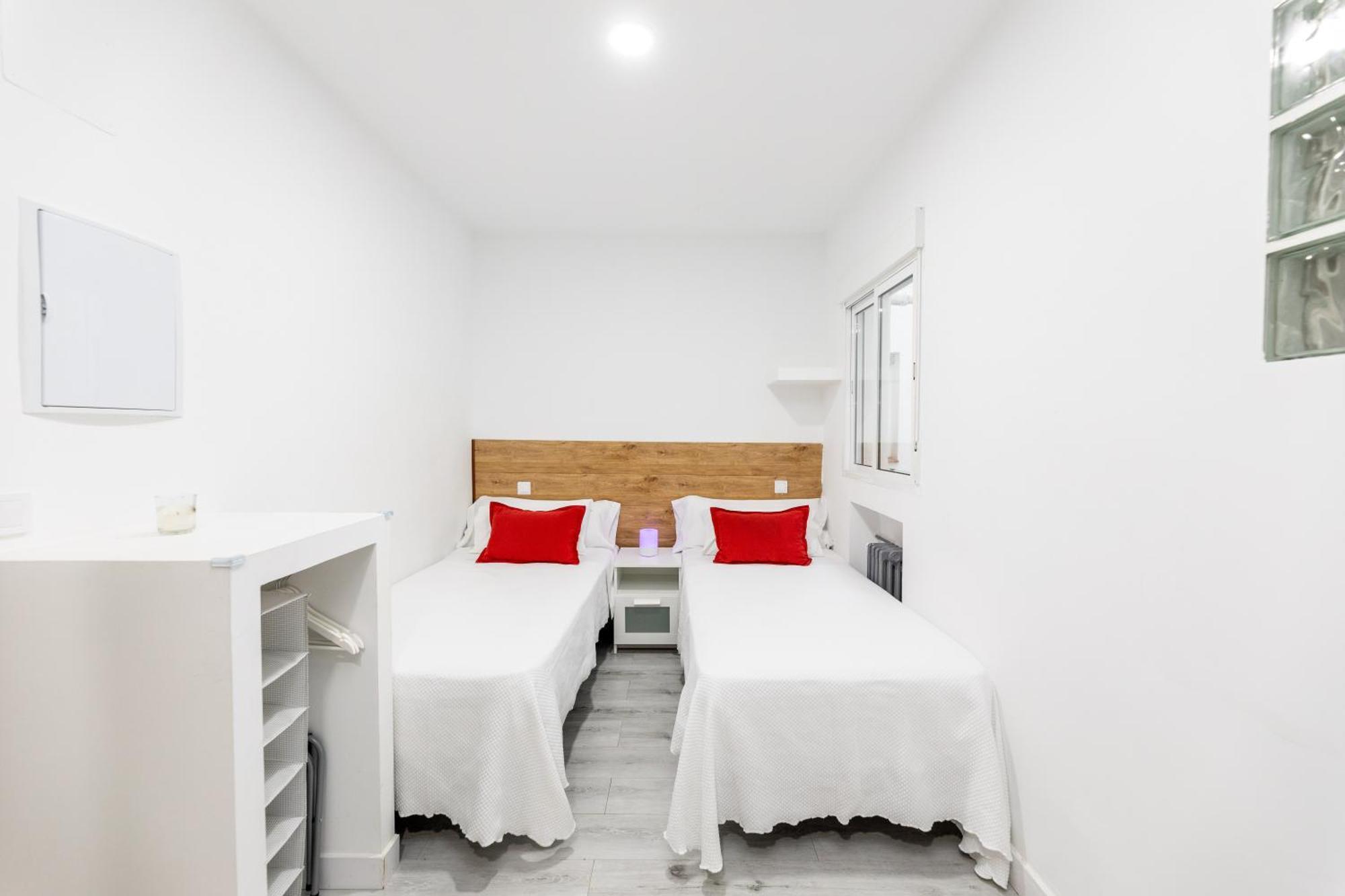 Los Apartamentos Jacinto Benavente Centro Мадрид Екстер'єр фото