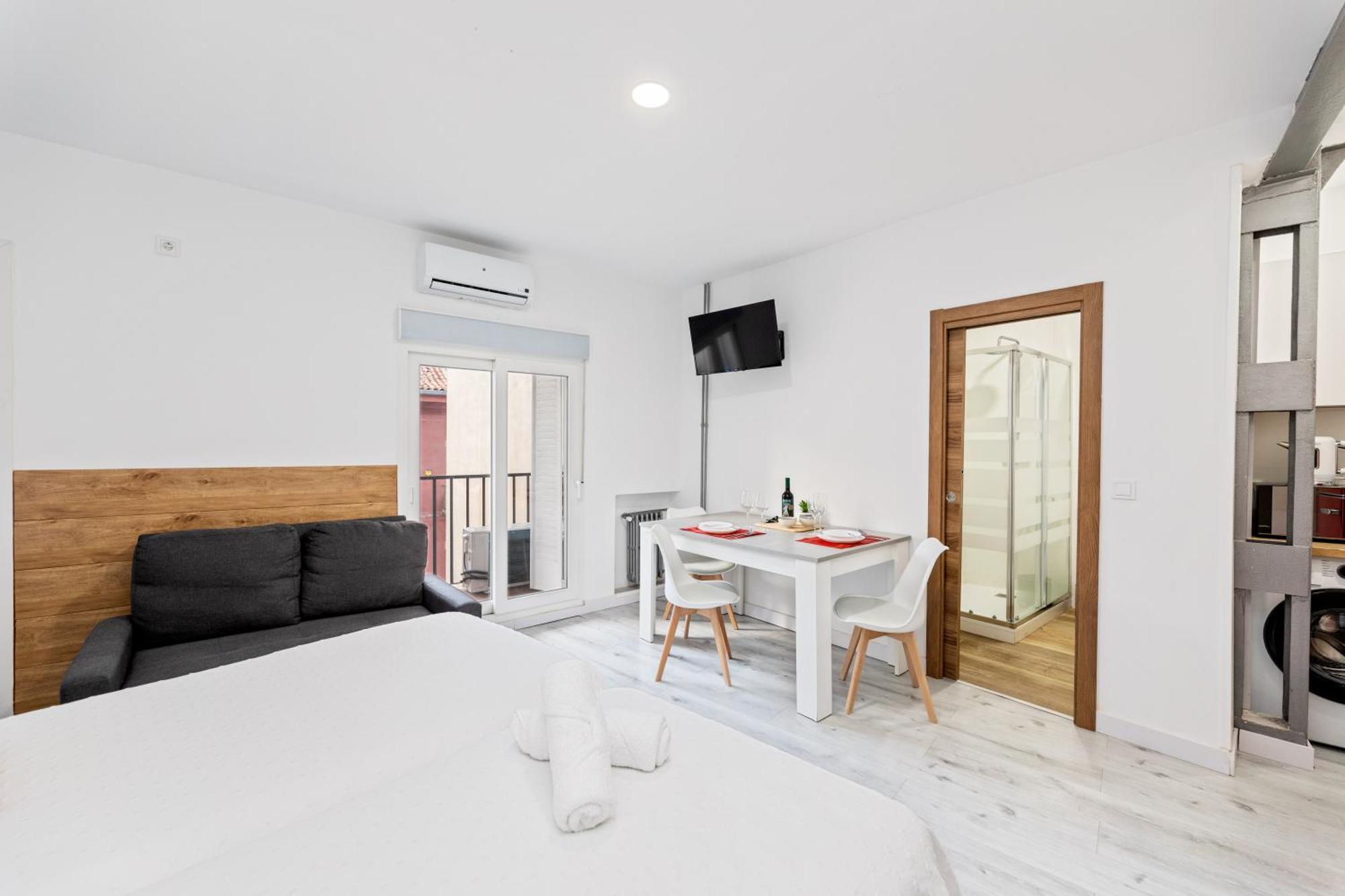 Los Apartamentos Jacinto Benavente Centro Мадрид Екстер'єр фото