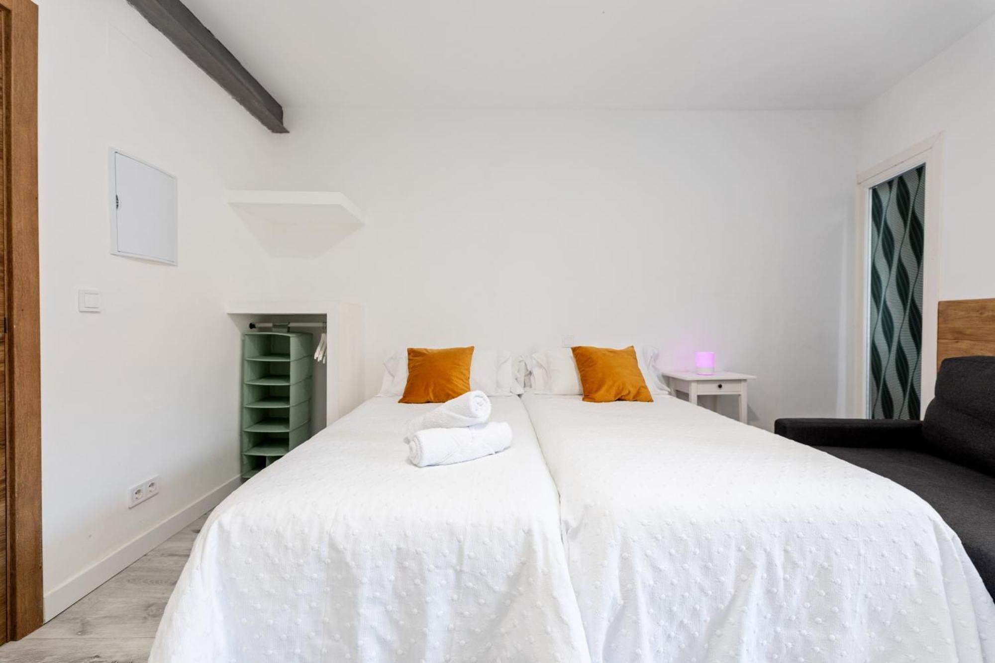Los Apartamentos Jacinto Benavente Centro Мадрид Екстер'єр фото